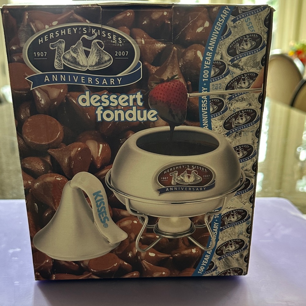Hershey's Kisses Dessert Fondue Set